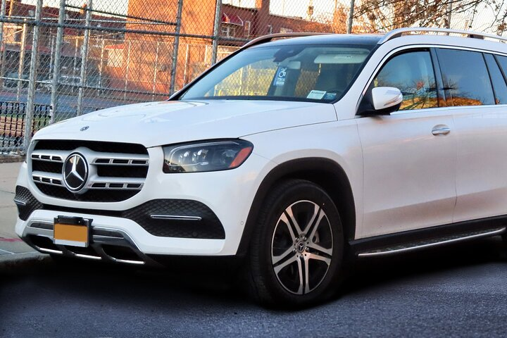 NewYork: Private Airport Transfer to/from EWR Airport - Photo 1 of 5